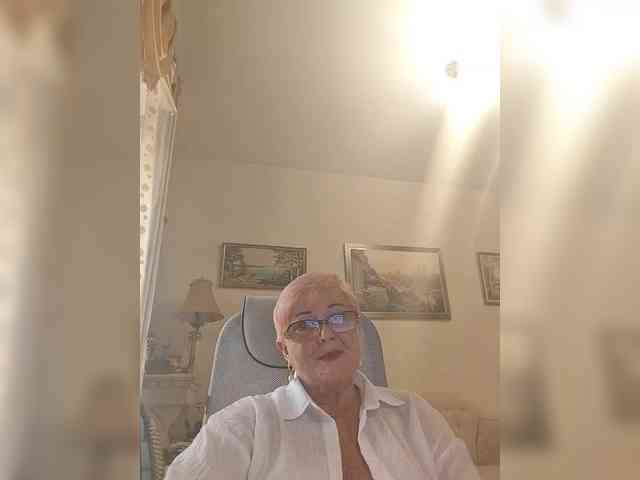 KarinkaSweet webcam