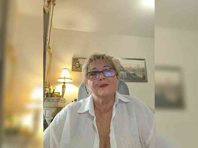 KarinkaSweet webcam