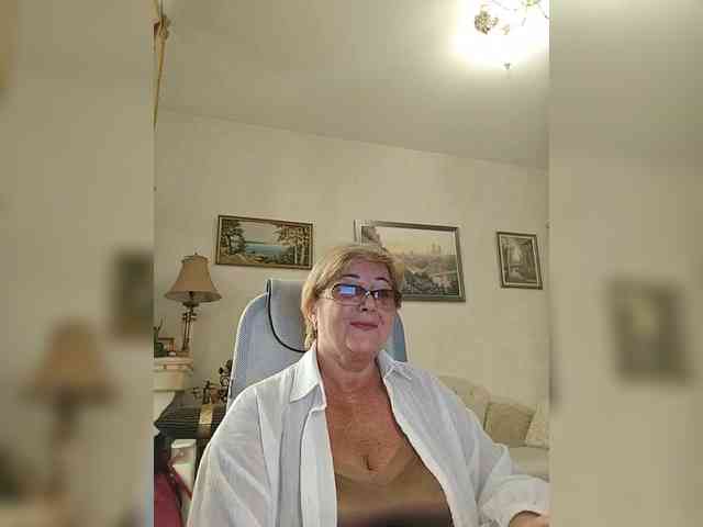 KarinkaSweet webcam