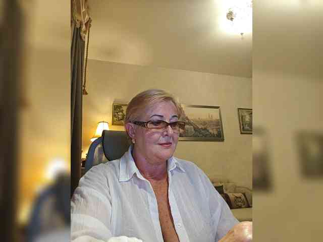 KarinkaSweet webcam