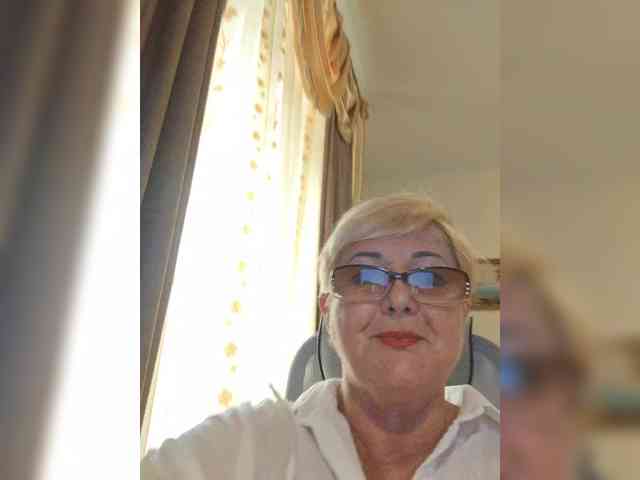 KarinkaSweet webcam