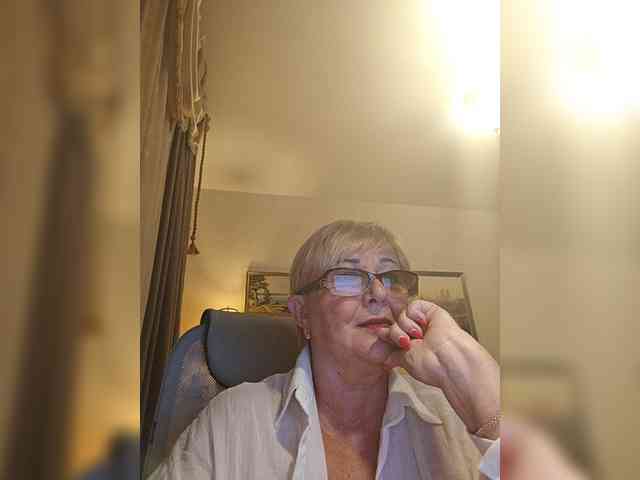 KarinkaSweet webcam