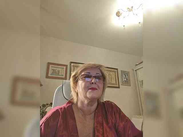 KarinkaSweet webcam