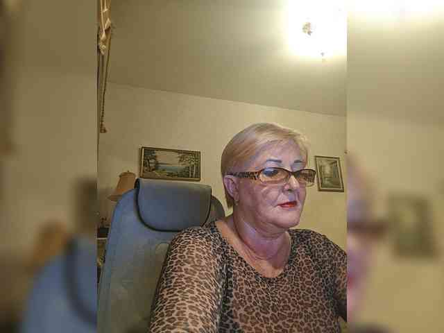 KarinkaSweet webcam