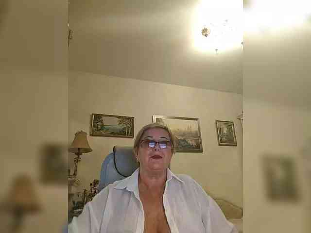 KarinkaSweet webcam