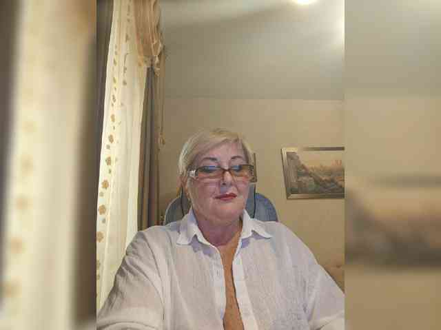 KarinkaSweet webcam