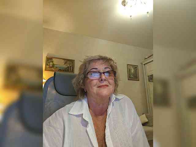 KarinkaSweet webcam
