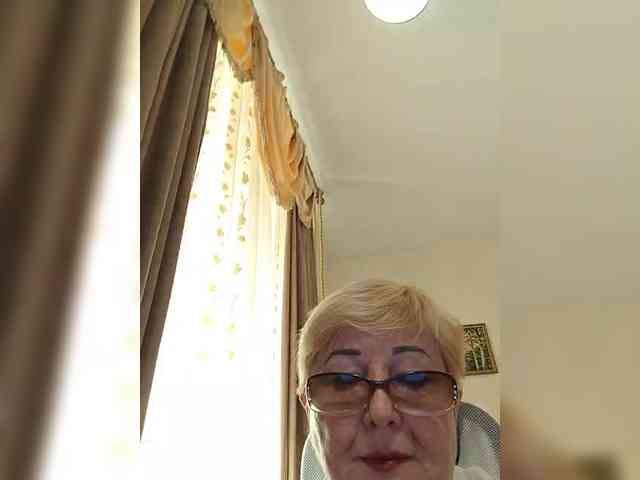 KarinkaSweet webcam