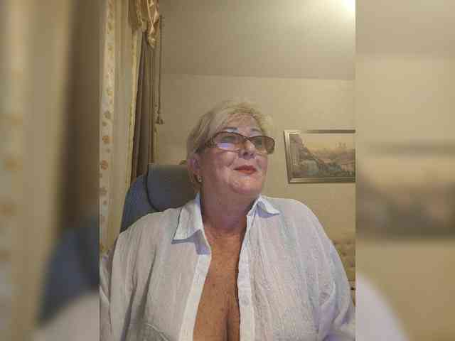 KarinkaSweet webcam