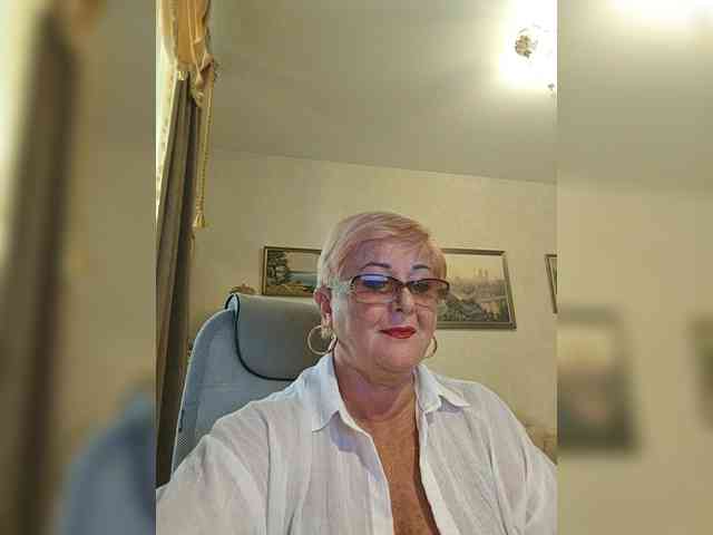 KarinkaSweet webcam