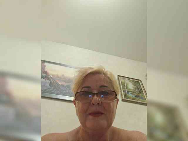KarinkaSweet webcam
