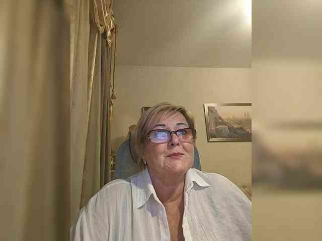 KarinkaSweet webcam