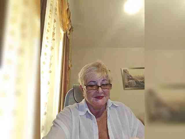 KarinkaSweet webcam