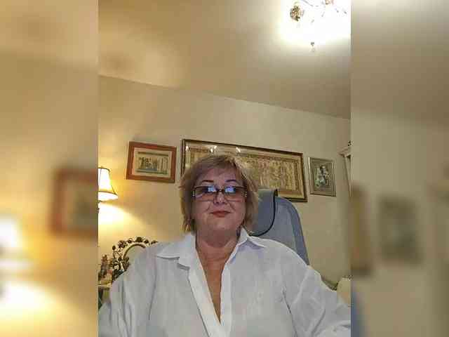 KarinkaSweet webcam
