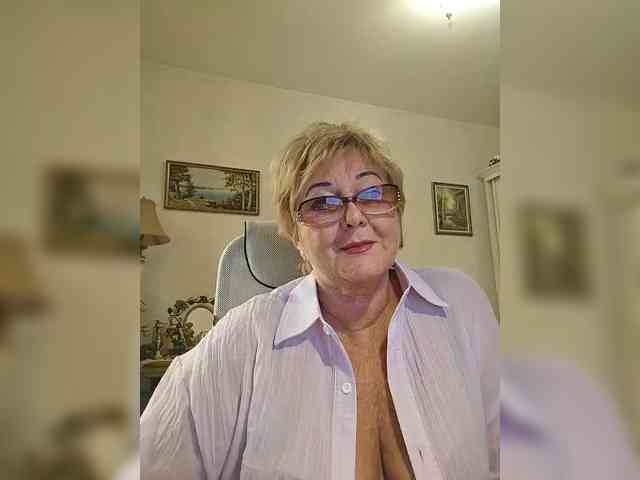 KarinkaSweet webcam