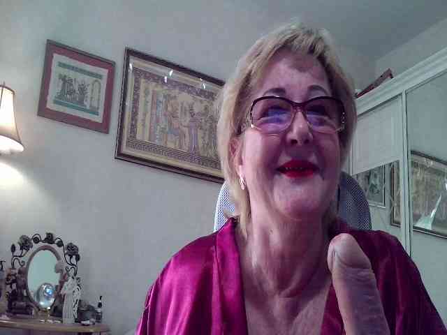 KarinkaSweet webcam
