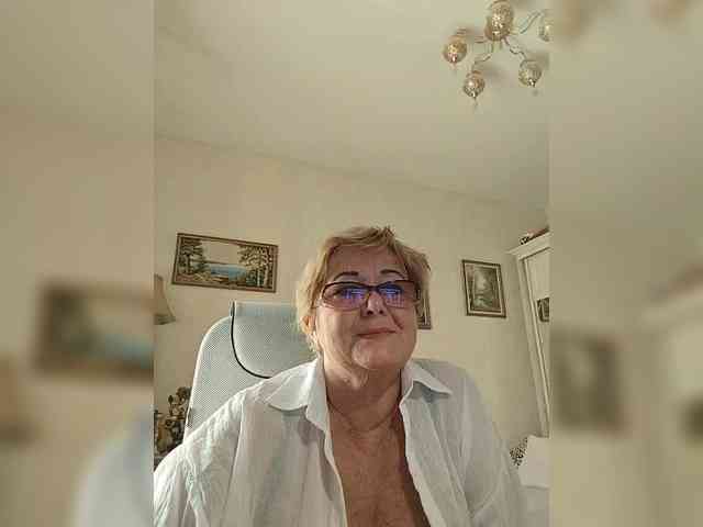 KarinkaSweet webcam