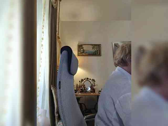 KarinkaSweet webcam