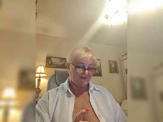 KarinkaSweet webcam