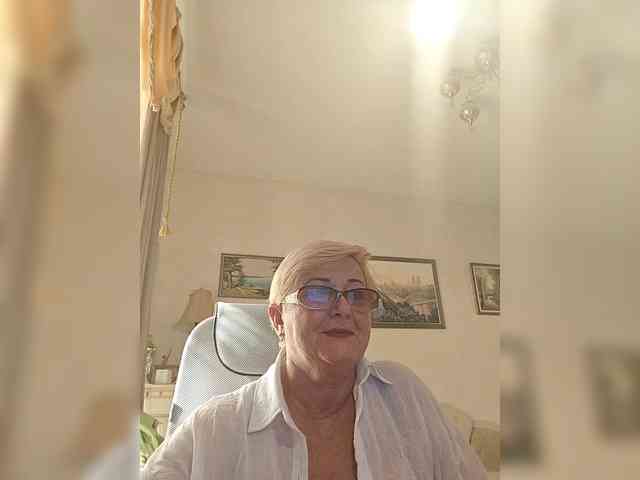 KarinkaSweet webcam
