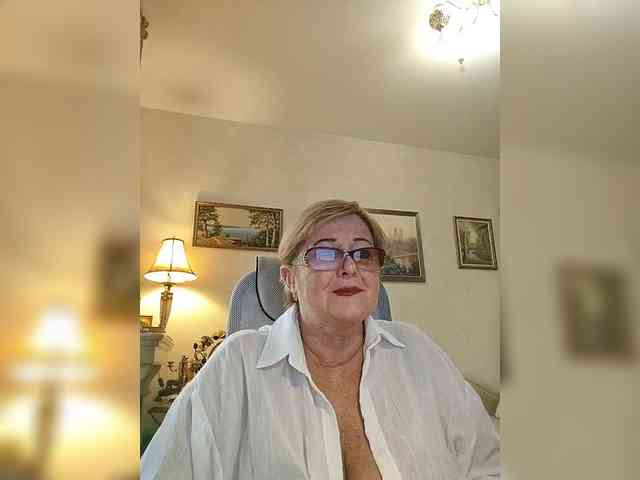 KarinkaSweet webcam
