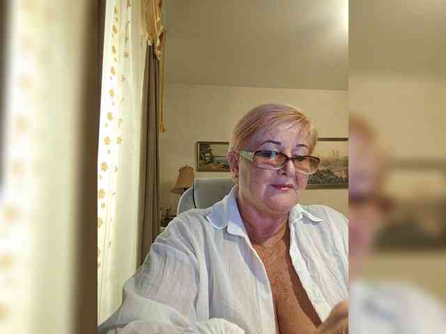 KarinkaSweet webcam