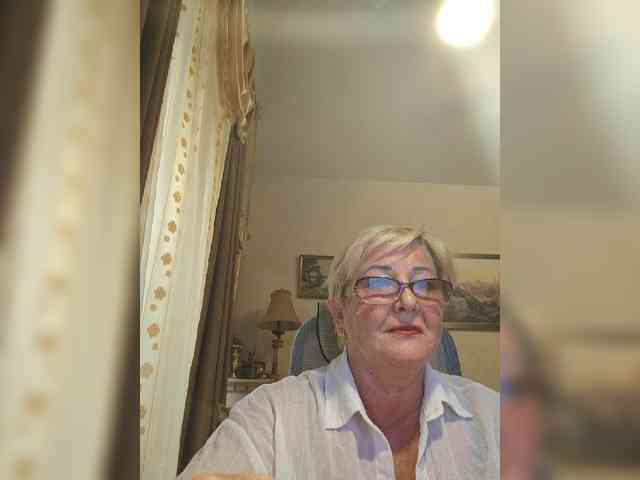 KarinkaSweet webcam
