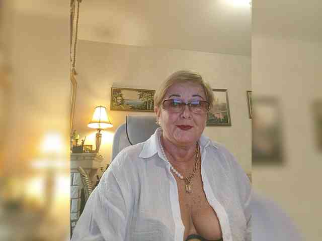 KarinkaSweet webcam