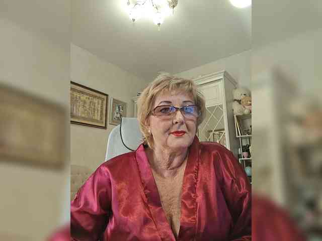 KarinkaSweet webcam