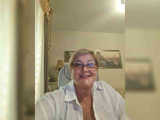 KarinkaSweet webcam