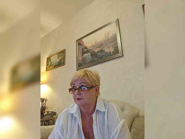 KarinkaSweet webcam