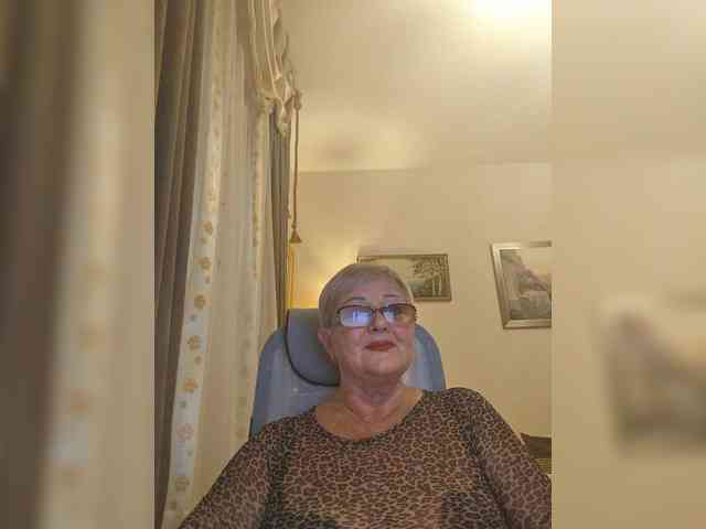 KarinkaSweet webcam