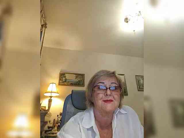 KarinkaSweet webcam