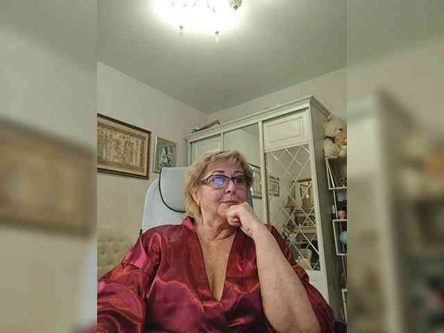 KarinkaSweet webcam