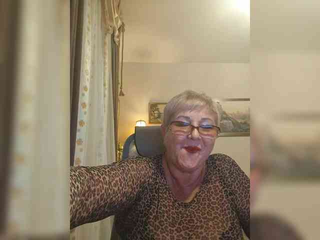 KarinkaSweet webcam