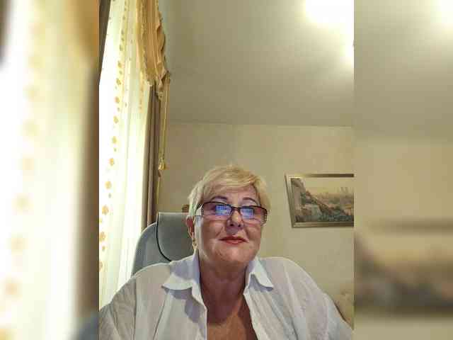 KarinkaSweet webcam