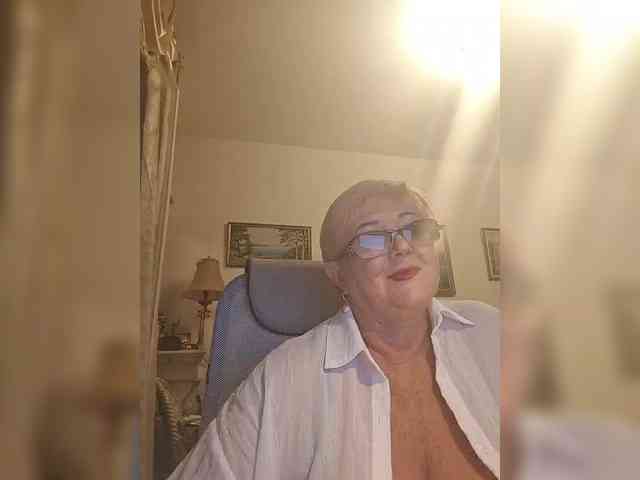 KarinkaSweet webcam