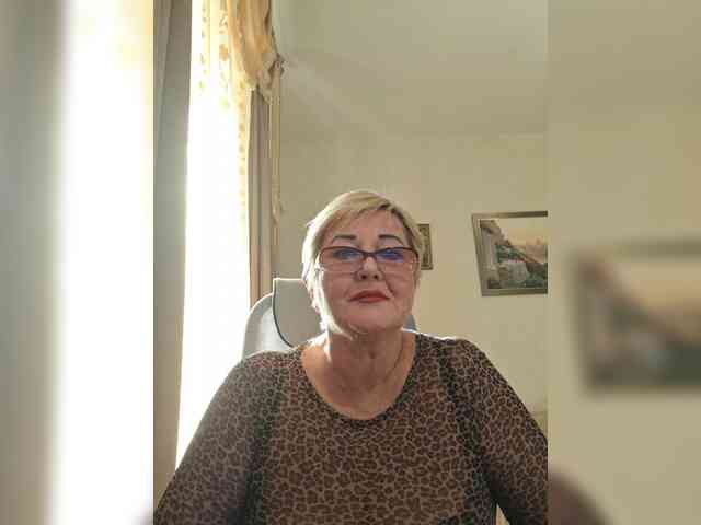 KarinkaSweet webcam