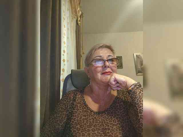 KarinkaSweet webcam