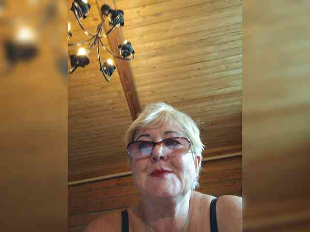 KarinkaSweet webcam