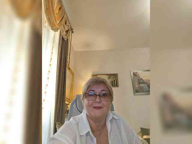 KarinkaSweet webcam