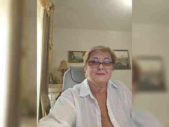 KarinkaSweet webcam