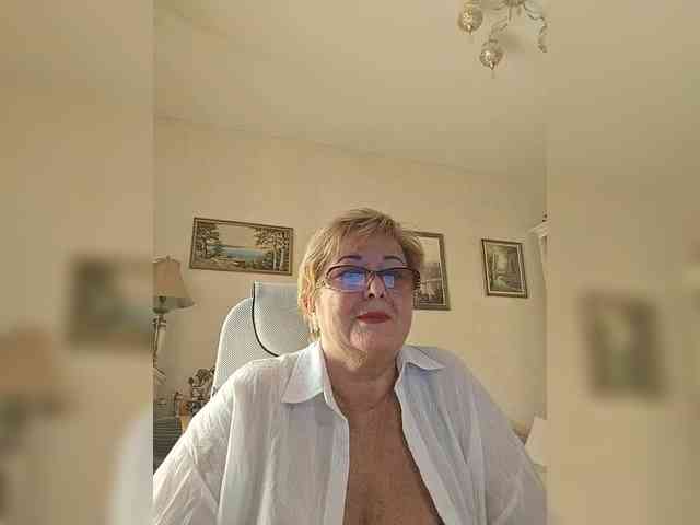 KarinkaSweet webcam