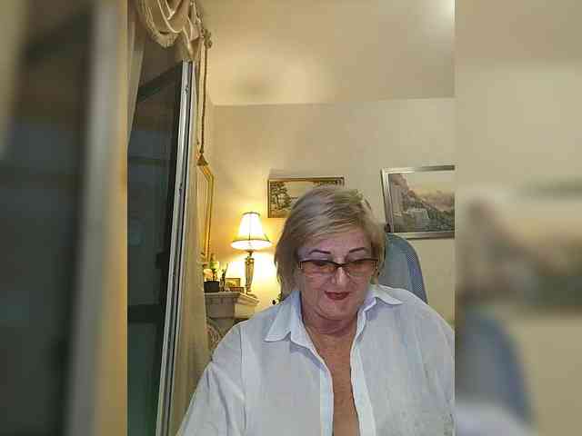 KarinkaSweet webcam