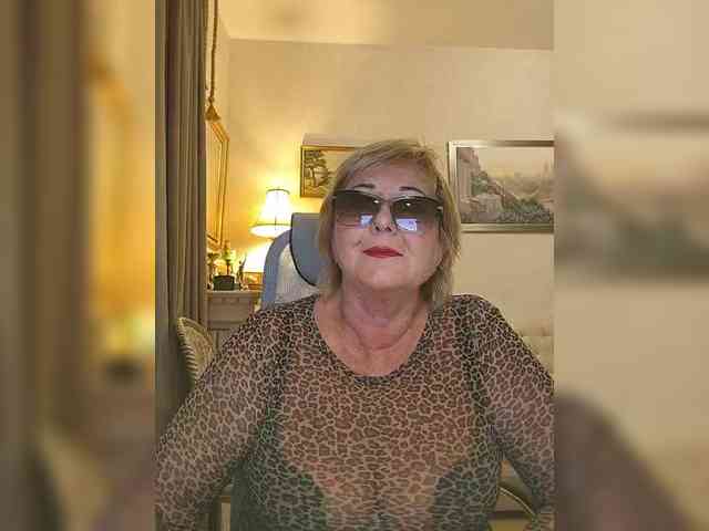 KarinkaSweet webcam