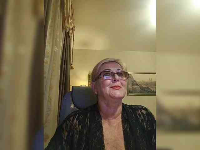 KarinkaSweet webcam