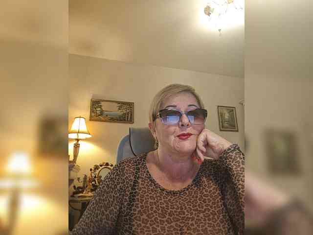 KarinkaSweet webcam