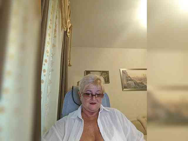 KarinkaSweet webcam