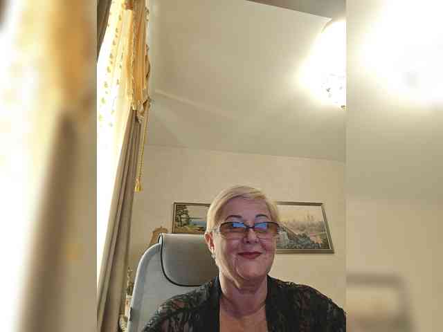 KarinkaSweet webcam
