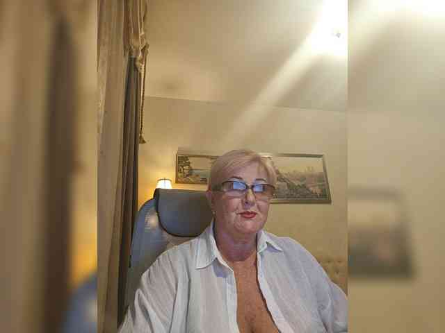 KarinkaSweet webcam